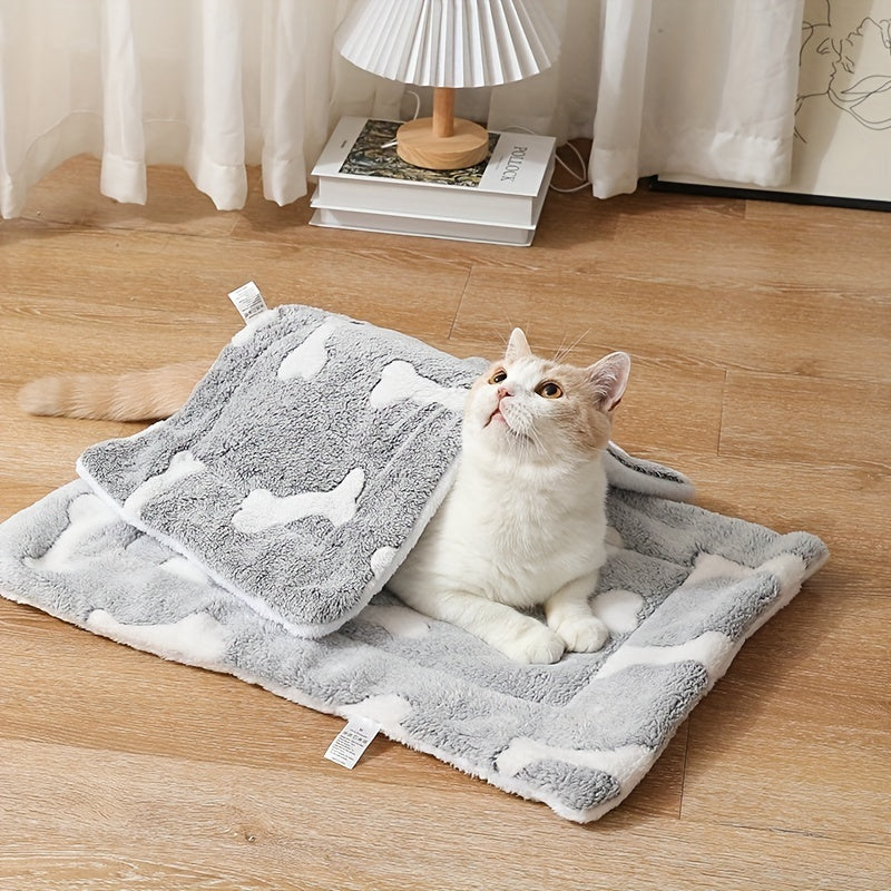 Cozy Self-Heating Cat Bed – Reversible Fleece Mat for Pets